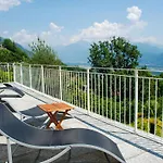 Grande Dame By Fewotessin Holiday home *