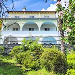 Holiday home Grande Dame By Fewotessin *