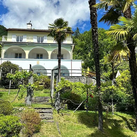 Grande Dame By Fewotessin Casa de Férias