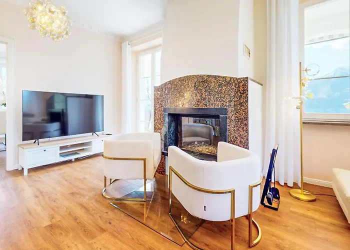 Grande Dame By Fewotessin Minusio