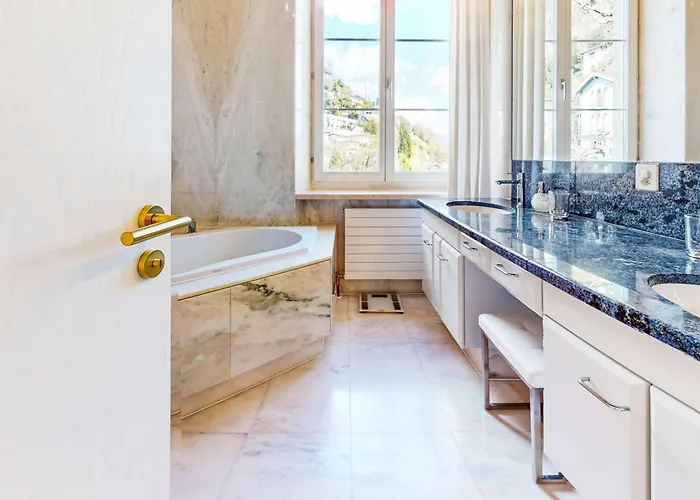 Vakantiehuis Grande Dame By Fewotessin