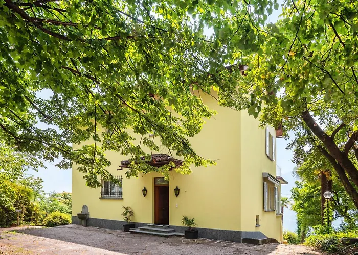 Vakantiehuis Grande Dame By Fewotessin